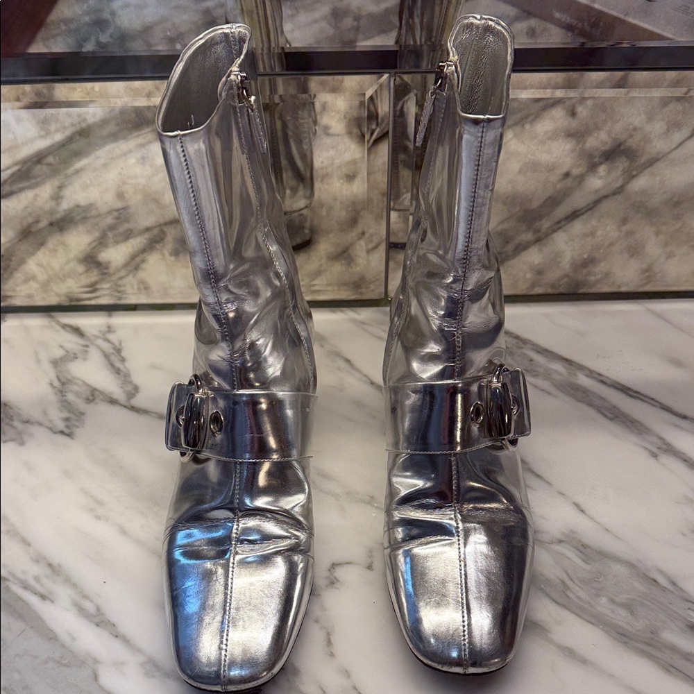 Silver Gucci Women's Boots sz 7B
